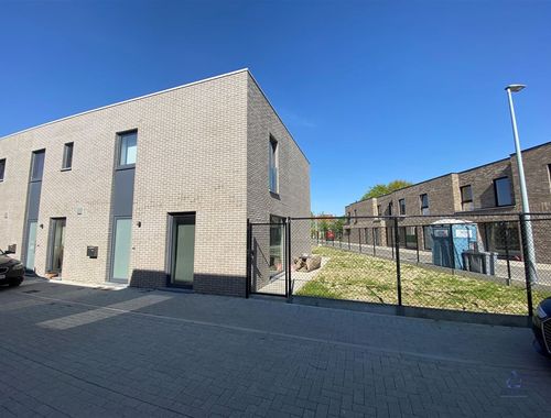                                         Woning te huur in Deerlijk, € 950
