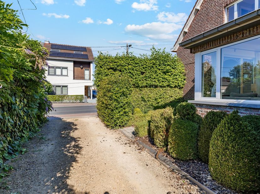 INSTELPRIJS - Charmante woning met zuidgerichte tuin en bosrijke omgeving in Affligem<br />
<br />
Op zoek naar een gezellige woning met veel ruimte