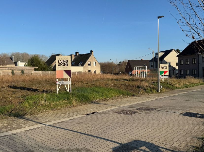 Ce terrain à bâtir de 7a87 à Affligem, situé le long de la Groenweg et dans le récent lotissement Kwikhage, représente une excellente opportunité pour
