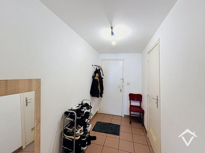 Deze studio is gelegen op wandelafstand van het stadscentrum, kortbij de Westlaan en het Kerelsplein. <br />
<br />
De indeling is als volgt: Lift - I
