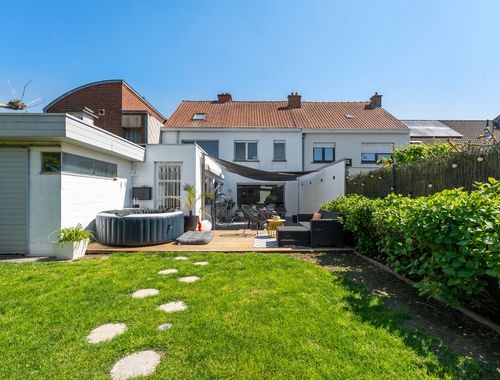                                         Maison à vendre à Lauwe, € 375.000
