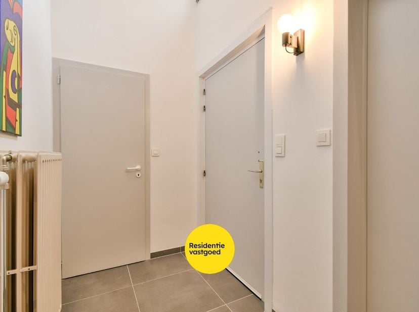 Welkom in de Gangesstraat 3, een smaakvol gerenoveerde woning gelegen in een rustige doodlopende straat in Torhout. Dankzij de gunstige ligging bevind