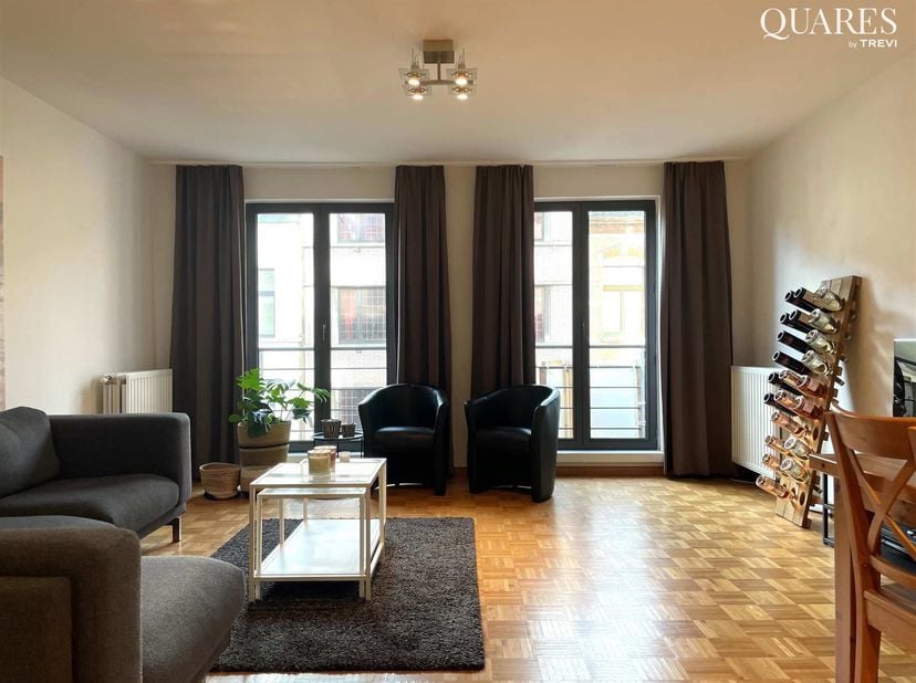 Quares - TREVI Groep presenteert :<br />
Gemeubeld 3-slaapkamerappartement op toplocatie in Antwerpen-Zuid<br />
Dit stijlvolle, gemeubelde appartemen