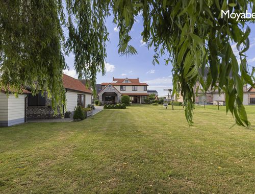                                         Villa te koop in Adegem, € 679.000
