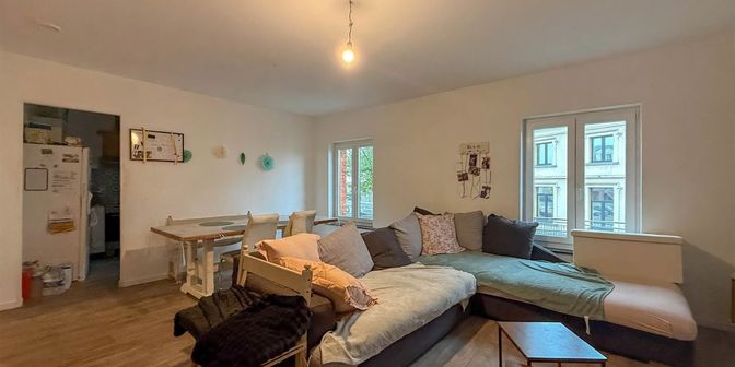Appartement te huur in Avenue de la Basilique 2 bus 21, 7600 Péruwelz