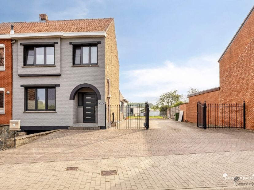 Huis te koop in Sittardstraat 16,
                    3840 Borgloon