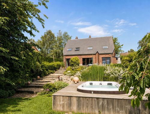                                         Woning te koop in Malonne, € 575.000
