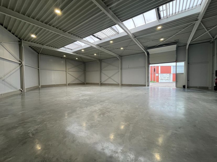 Bien professionnel à louer
                    à 3500 Hasselt