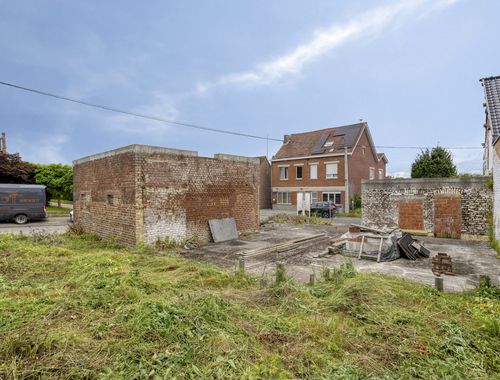                                         Terrain à bâtir à vendre à Viane, € 85.000
