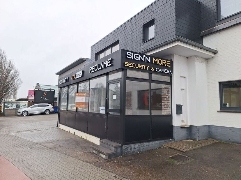 Bien professionnel à louer
                    à 3550 Heusden