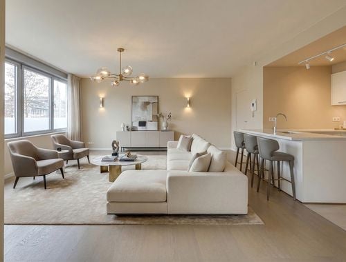                                         Gelijkvloers app. te koop in Tournai, € 475.000
