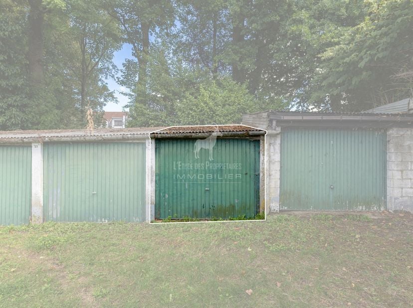 Makelaarsreferentie: v7170-500<br />
***SOUS-OPTION***<br />
Garage te koop, op een steenworp afstand van het centrum van La Louvière.<br />
Deze gara