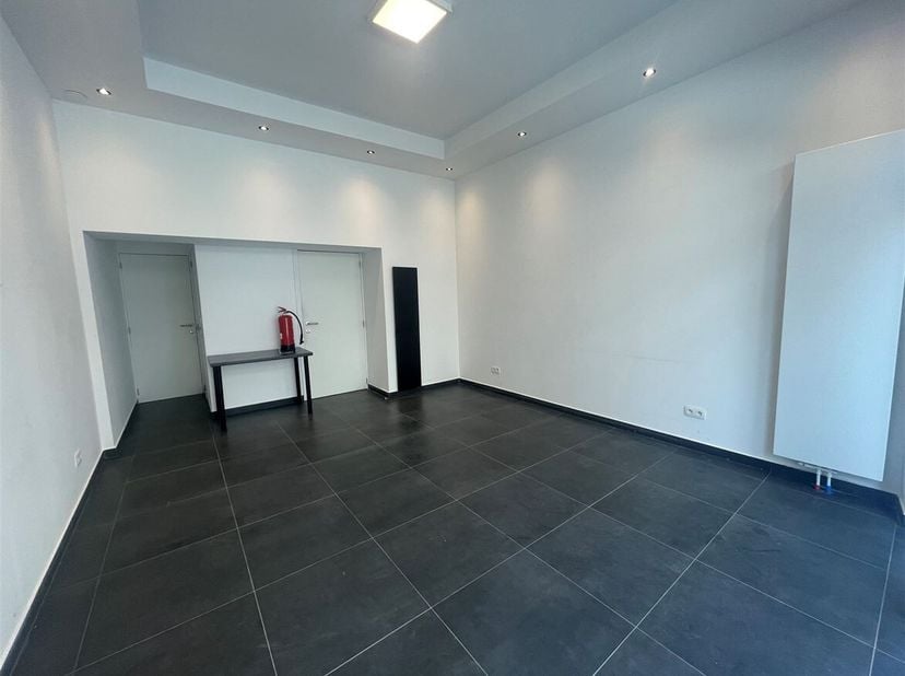 Bien professionnel à louer
                    à 2800 Mechelen