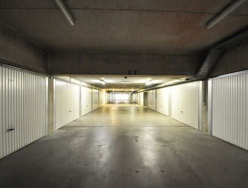                                         Garage te huur in Brugge, € 125
