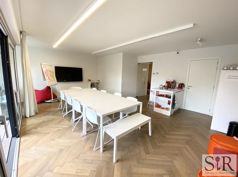 Bien professionnel à louer
                    à 2800 Mechelen