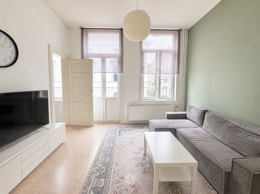 GENT - Bagattenstraat - Ben je op zoek naar een lichtrijk en charmant appartement te huur in het centrum van Gent? Dan is dit mogelijk exact wat je zo
