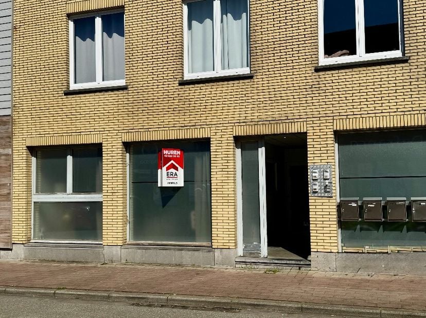 Te huur: op zoek naar een comfortabele en moderne woonruimte?Deze recent gerenoveerde gelijkvloerse studio is precies wat u zoekt! Met een bewoonbare