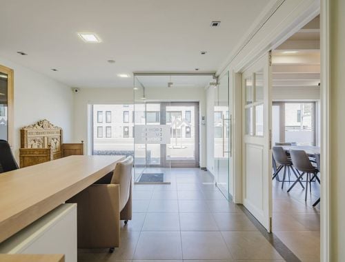                                        Kantoor te huur in Waregem, € 1.900
