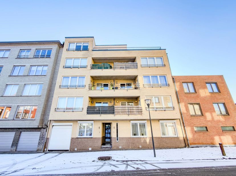 Op een steenworp afstand van Westland biedt Trianon Invest u een prachtig appartement van 97 m² met 2 slaapkamers en een terras op het zuidwesten.  He