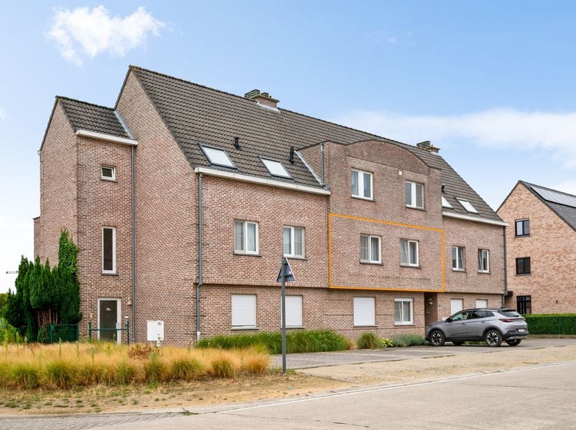 Op een uitstekende locatie te Putte bevindt zich dit appartement met 3 slaapkamers en terras. Dit unieke appartement is gelegen vlakbij het centrum va
