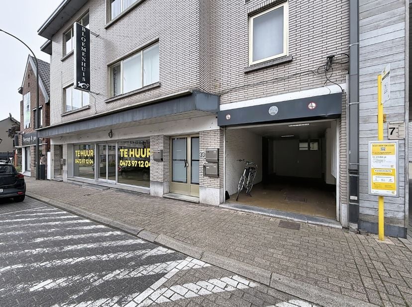Bien professionnel à louer
                    à 3960 Bree