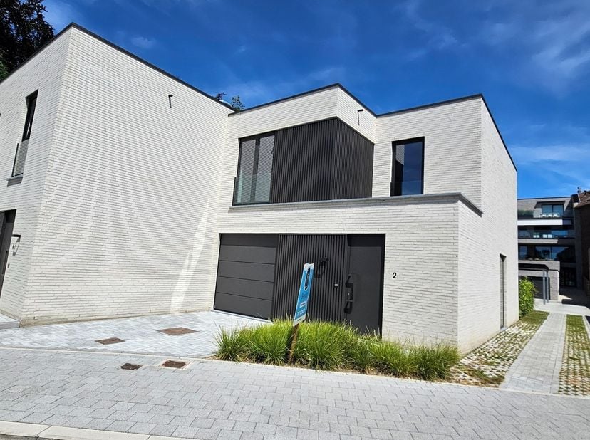 Huis te koop in Ballingenweg 2,
                    8530 Harelbeke