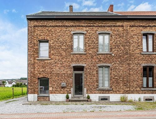                                         Woning te koop in Jemeppe-sur-Sambre, € 300.000
