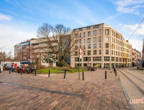                                         Bâtiment commercial à vendre à Gent, € 1.370.000
