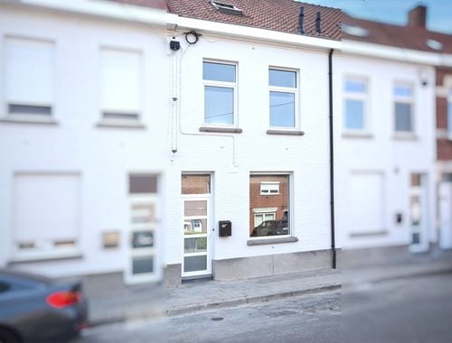                                        Maison à louer à Roeselare, € 890
