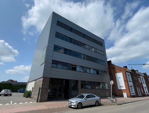                                         Kantoor te huur in Merksem, € 2.900
