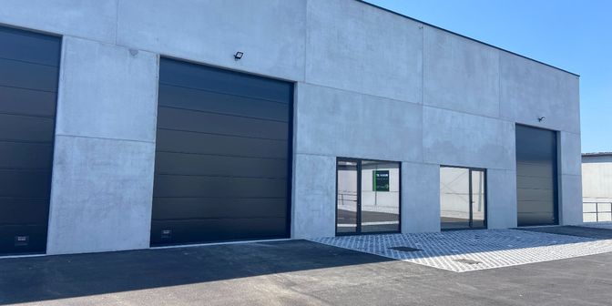 Bedrijfsvastgoed te huur in Emiel Clausstraat 37 - A bus 4, 8793 Sint-Eloois-Vijve