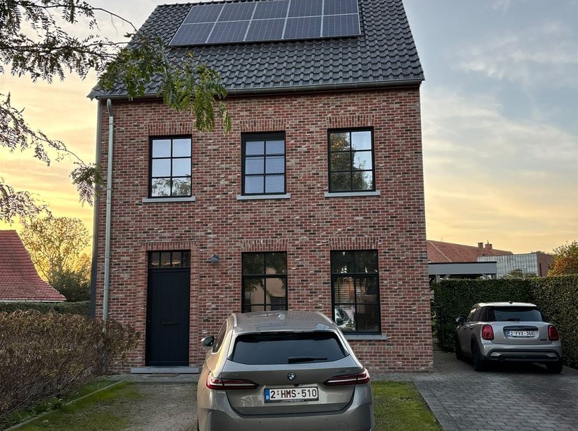 Huis te huur in Bredabaan 134,
                    2990 Wuustwezel