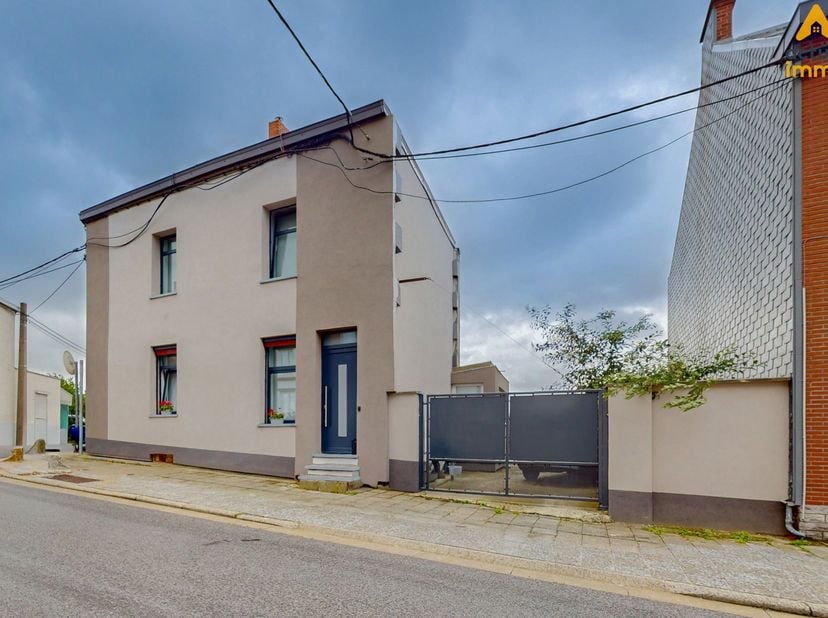 Huis te koop
                    in 6180 Courcelles