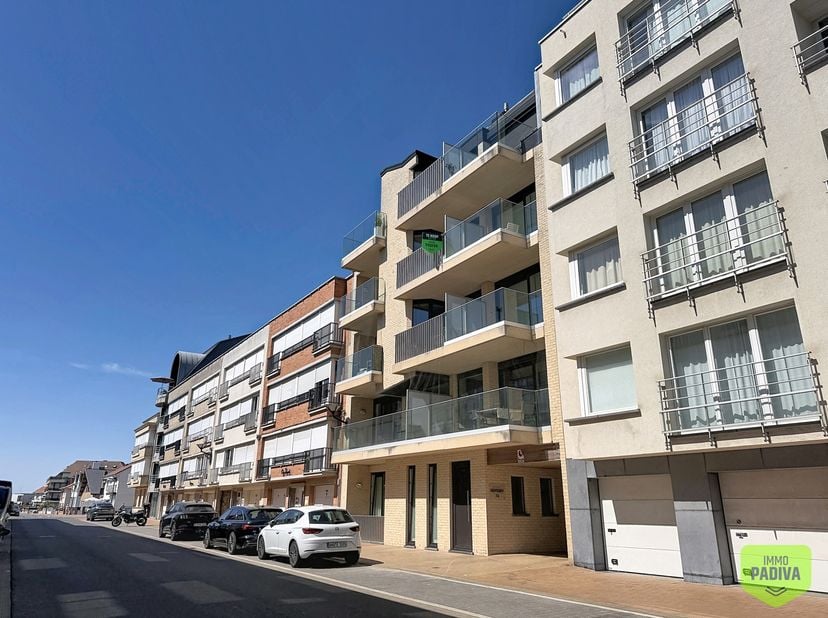 Ruime studio met slaaphoek, zonnig terras en praktische berging<br />
Deze ruime en verzorgde studio is gelegen in een recente, kleinschalige resident