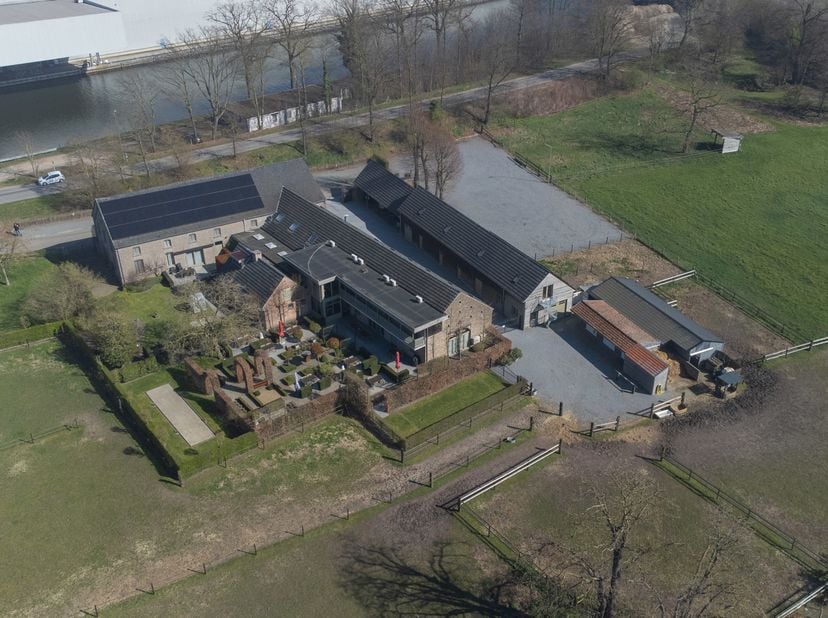 Bedrijfsvastgoed te koop in Brugstraat 76,
                    3960 Bree