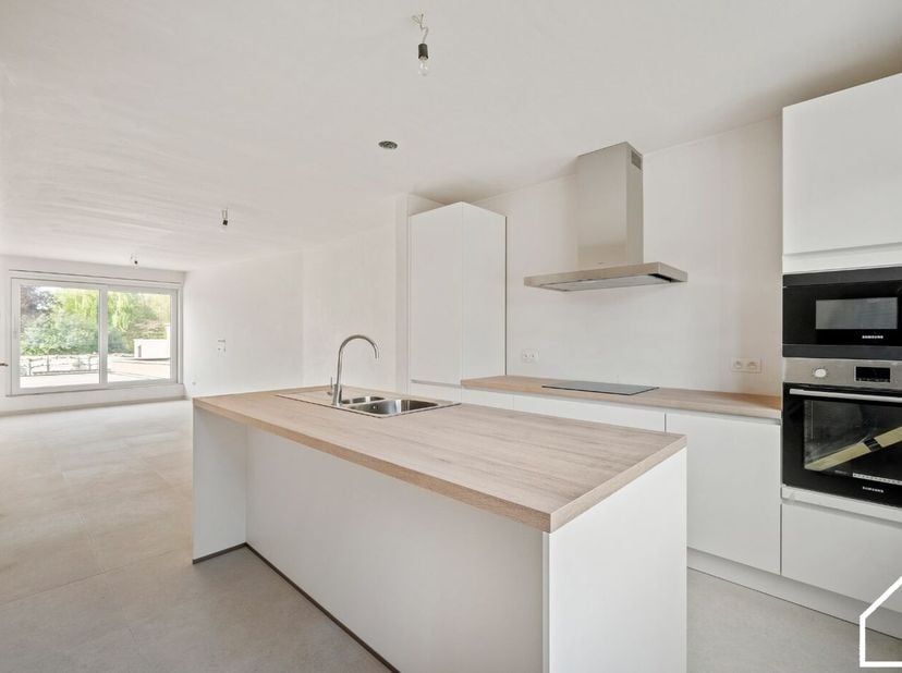 Dit duplex appartement met enorm veel natuurlijke lichtinval en ruime zuidgerichte terras biedt tal van andere troeven...<br />
<br />
ONTDEK HET APPA