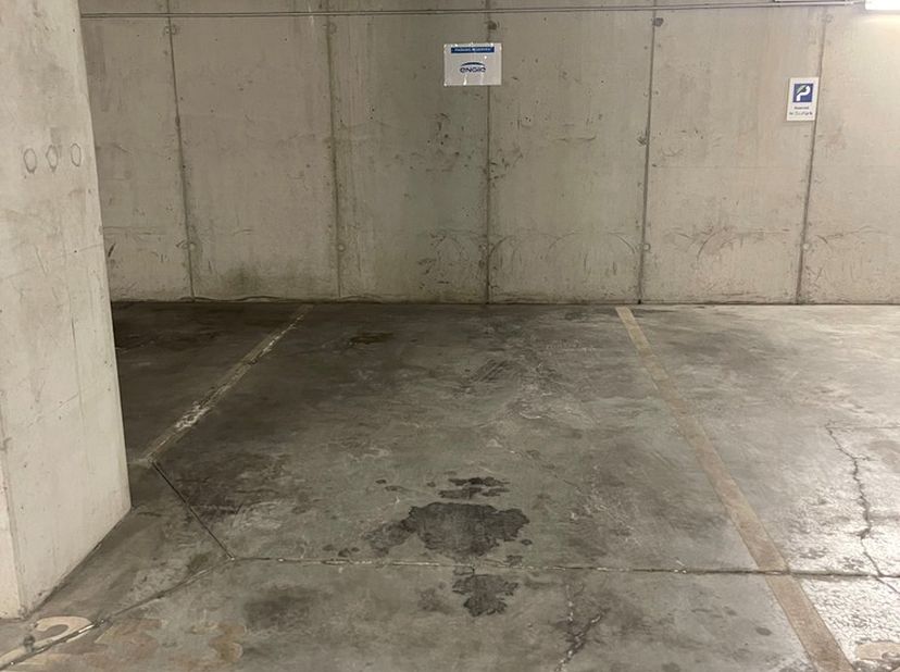 Garage à vendre
                    à 1000 Bruxelles