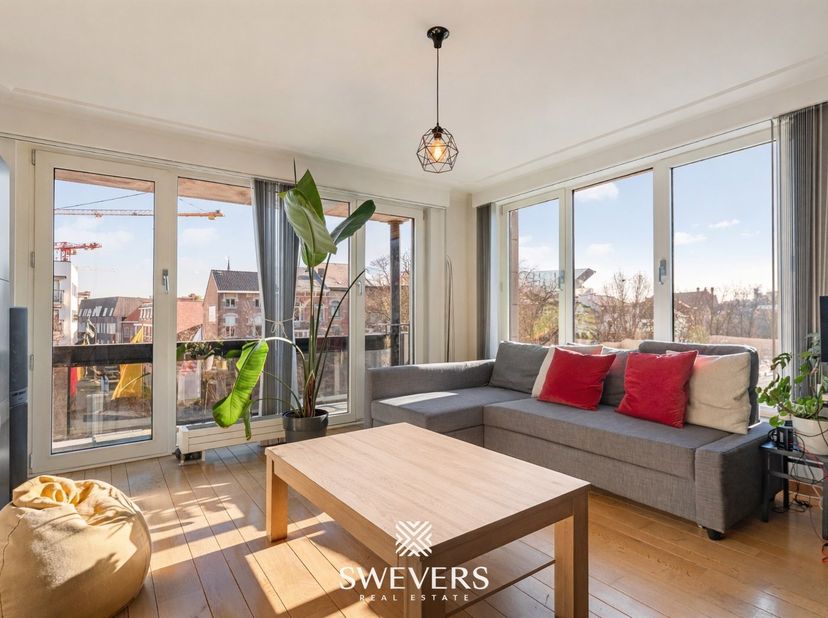 Voor meer info en foto’s, surf naar www.swevers.be<br />
 – Dit appartement bevindt zich op de derde verdieping van een gebouw met lift aan het Leopol