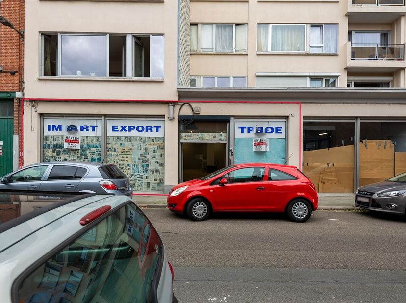 Bien professionnel à vendre
                    à 2060 Antwerpen