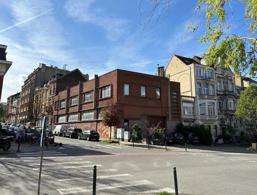                                         Handelszaak te koop in Schaarbeek, € 395.000
