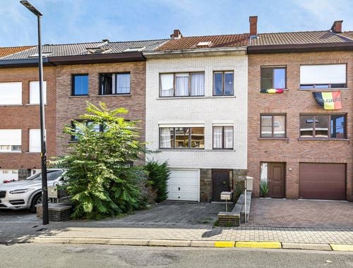                                         Eengezinswoning te koop in Sint-Pieters-Leeuw, € 365.000
