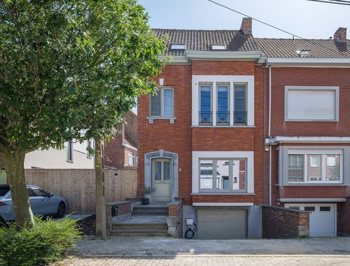                                         Maison de maître à vendre à Kortrijk, € 425.000
