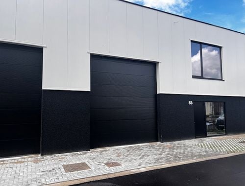                                         Bâtiment d’entreprise à vendre à Essen, € 380.000
