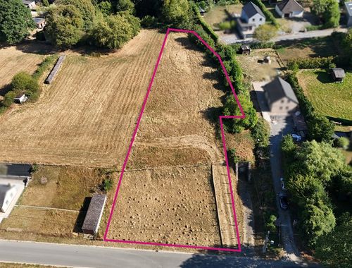                                         Terrain à bâtir à vendre à Hermeton-sur-Meuse, € 69.000
