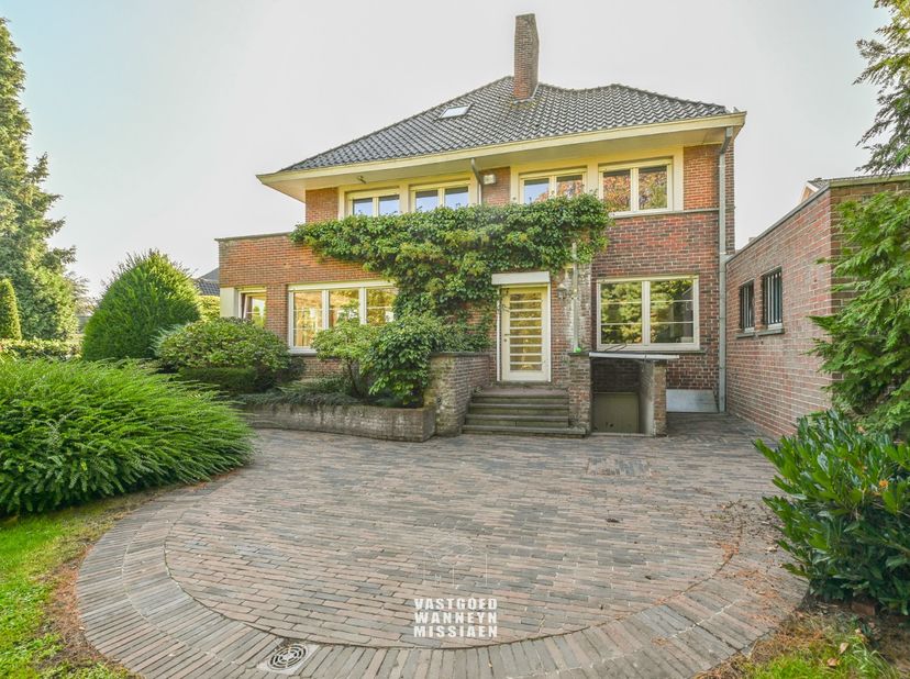 Huis te koop in Oude Bruggestraat 52,
                    8750 Wingene