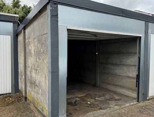                                         Garage te huur in Tienen, € 105
