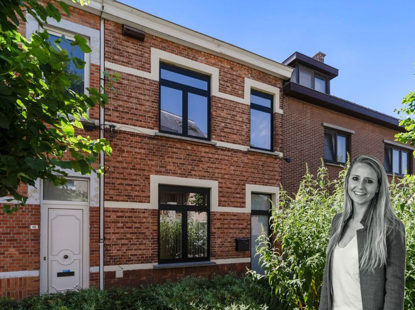 INSTAPKLARE WONING OP EEN TOPLOCATIE IN HASSELT.<br />
<br />
Deze gerenoveerde woning met modern comfort is gelegen op een uitstekende ligging in de