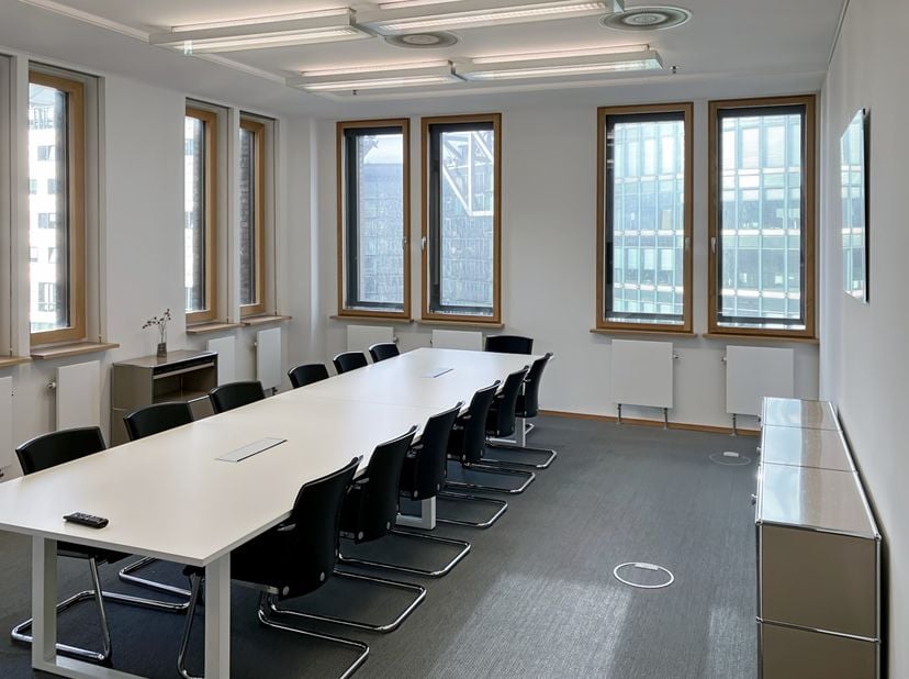 Bien professionnel à louer
                    à 9000 Gent