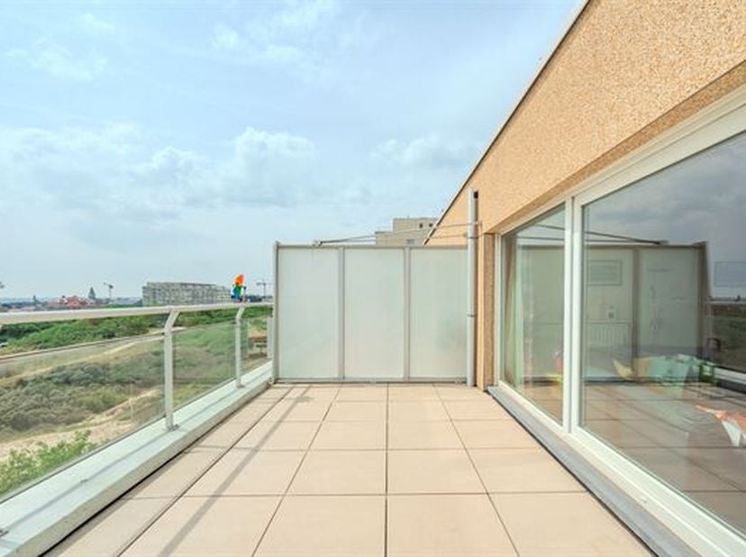 Bienvenue dans ce bel appartement au coeur de Middelkerke, un endroit idéal pour ceux qui aiment le confort et les vues. Situé dans un immeuble modern