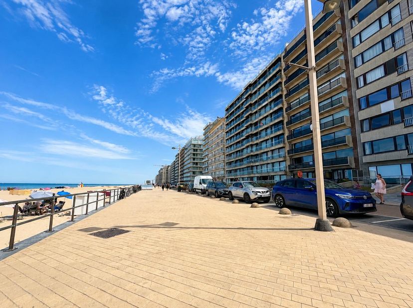 Appartement te koop in Zeedijk 262 bus 703,
                    8430 Middelkerke